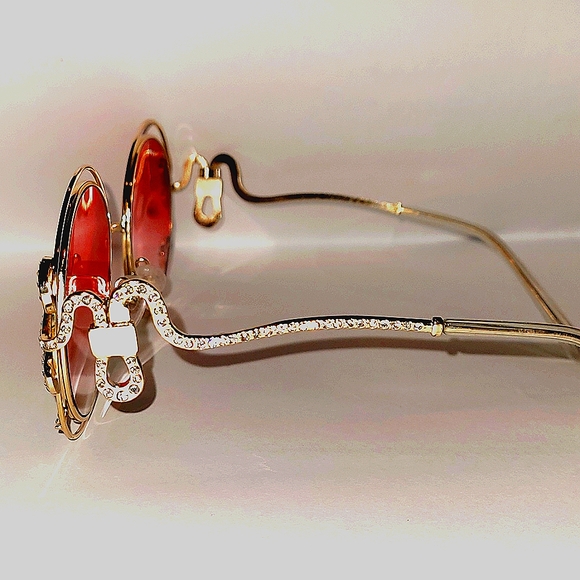 NWOT So So Retro Sexy red lens Blinged-out sunshades - Picture 2 of 3